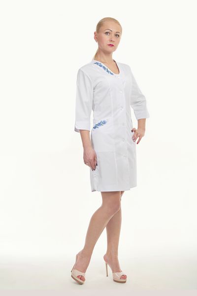 Медичний халат жіночий "Health Life" батист білий з вишивкою 2175 2175 фото